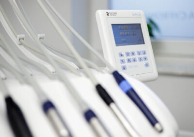 Przyrządy dentystyczne w gabinecie stomatologicznym Stomedica w Kołobrzegu